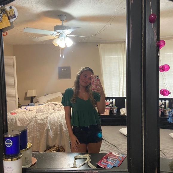 Meet your Posher, Breanna - Picture 1 of 1